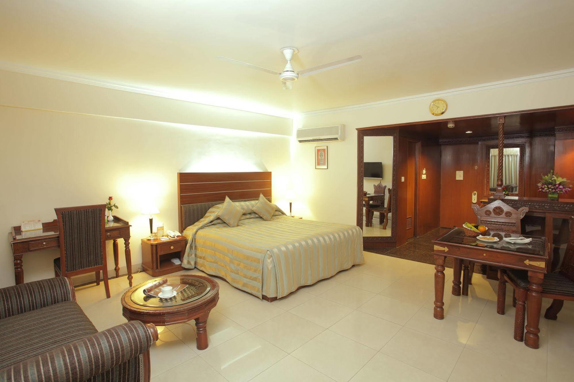 Hotel Om Tower Jaipur Dış mekan fotoğraf